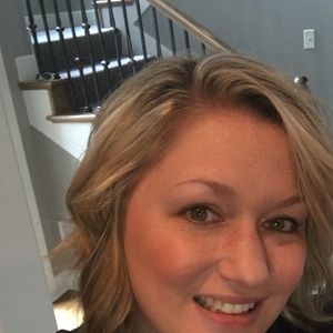 Meet your Posher, Leah